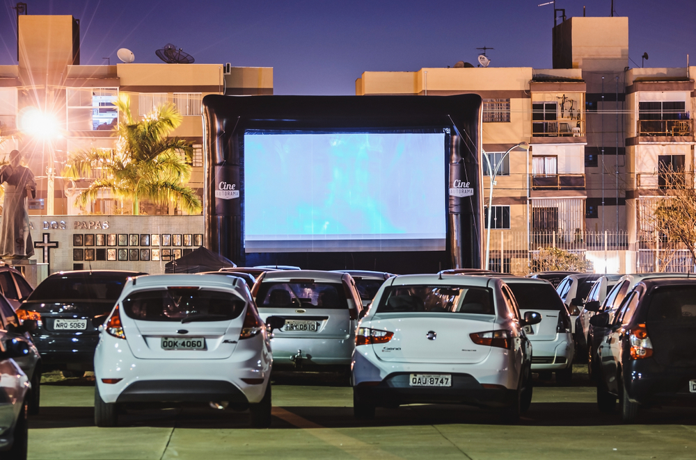 ciné-parc: projection de film en plein air